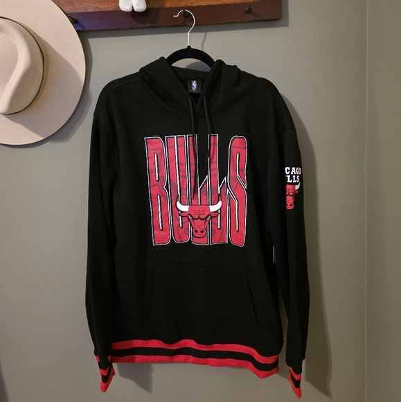 NBA New Chicago Bulls Hoodie Black Red Size L - Picture 2 of 11